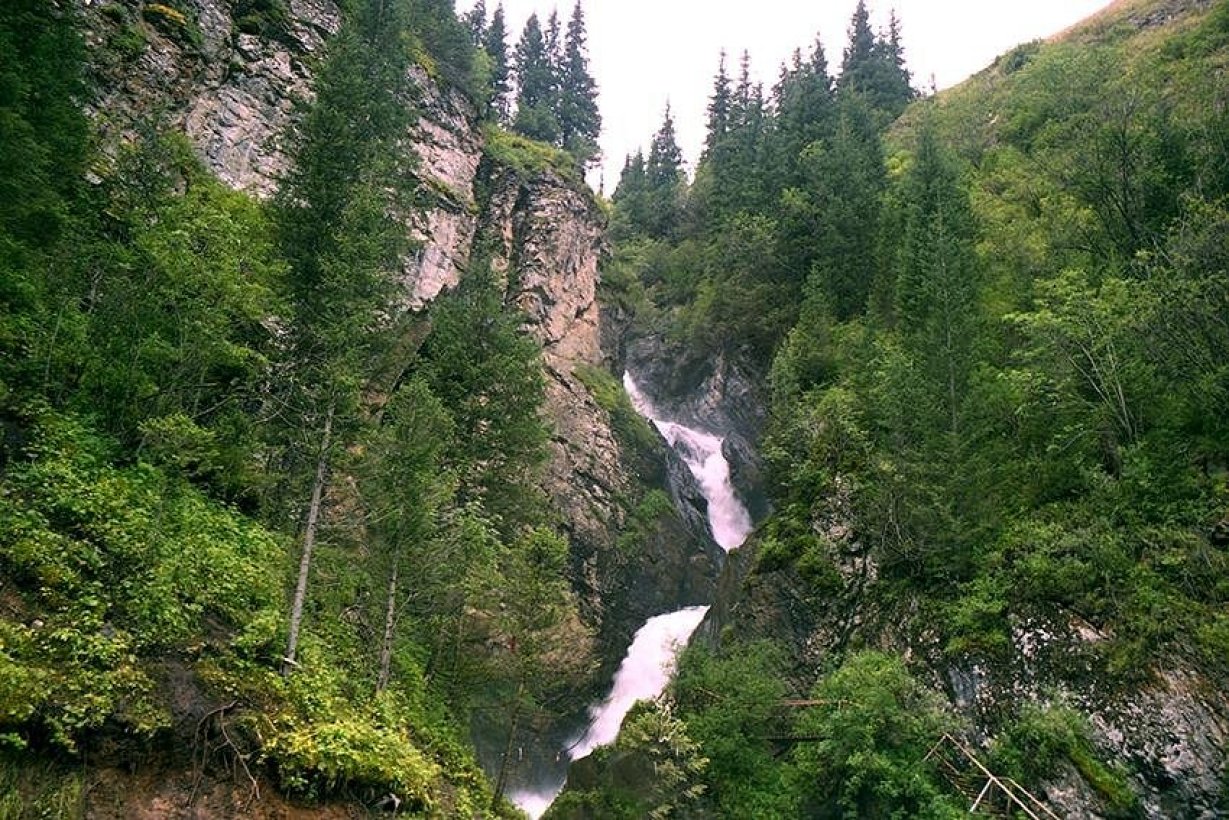 Kairak waterfall