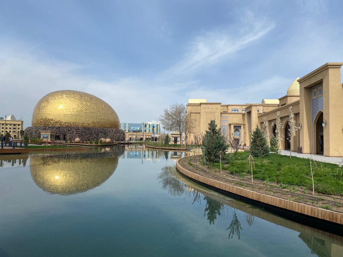 Altyn Samyryk complex in Turkestan - entrance